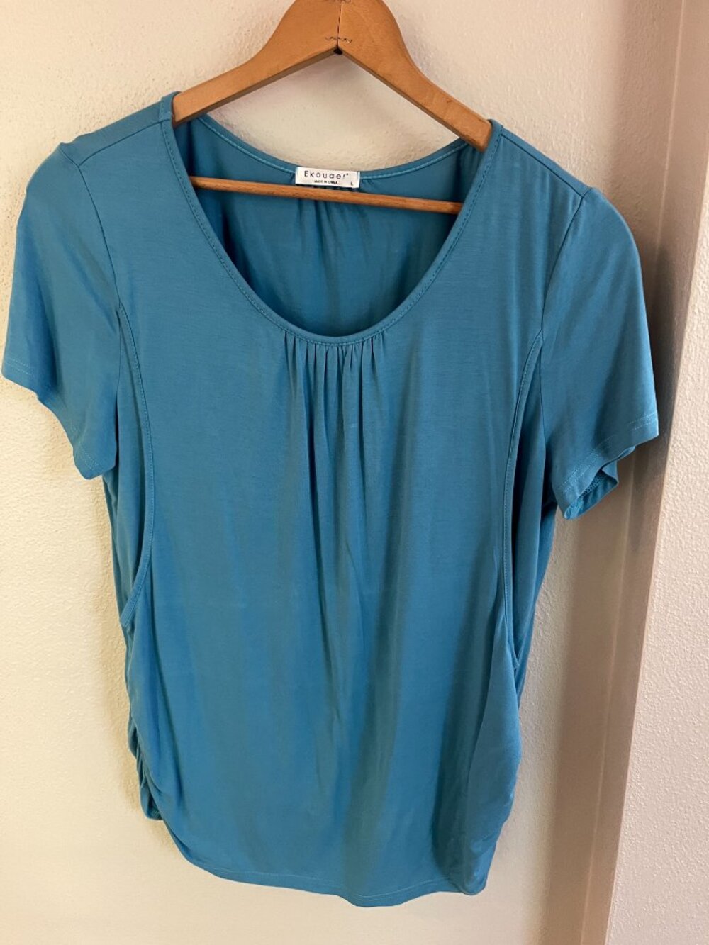 Ekouaer Short Sleeve Maternity/Nursing Top w/Ruched Sides and Neckline in Teal